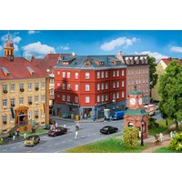 Stadteckhaus mit Tattoostudio