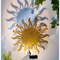 Spetebo LED Dekolicht Solar Wandleuchte Sonne antik bronze Look   30 cm  An / Aus  LED fest verbaut  warm weiß  LED Garten Deko Wand Beleuchtung